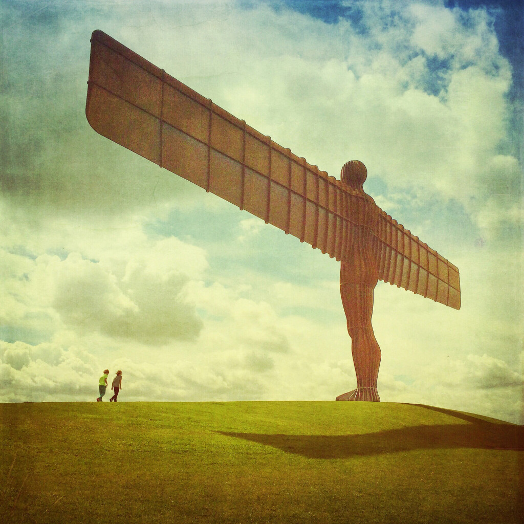Billy, Charlie and the Angel of the North by Elaine Taylor