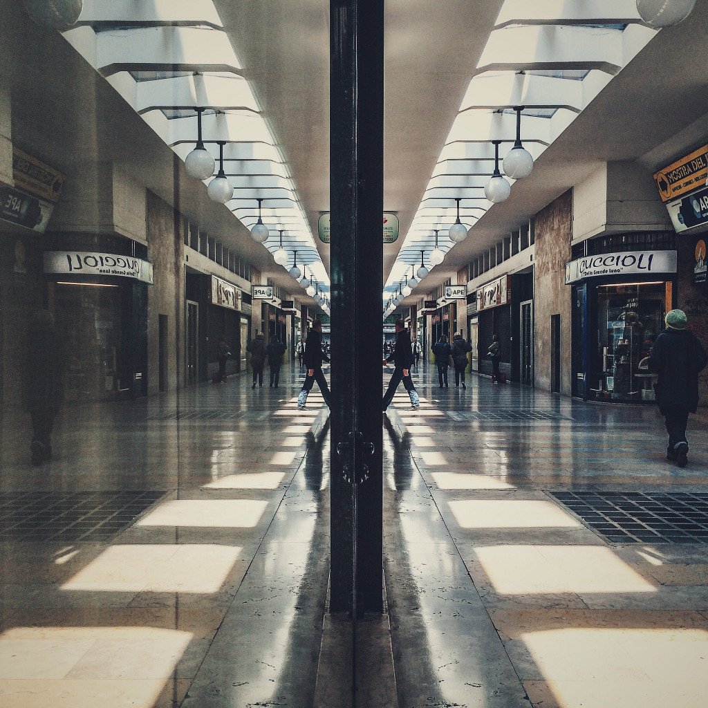 10 Ways to Shoot Better Reflection Photography with Your iPhone 2 Marco Lamberto