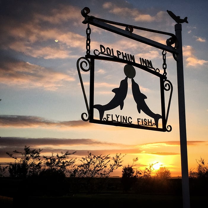 10 easy ways to take better silhouette photos with your iPhone 8 silhouette photography by Andy Butler