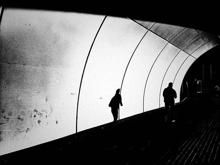 10 Beautiful Photos Of Lone Figures Taken With An iPhone 3 kapa1966_17_11_2016_14_20_3_111