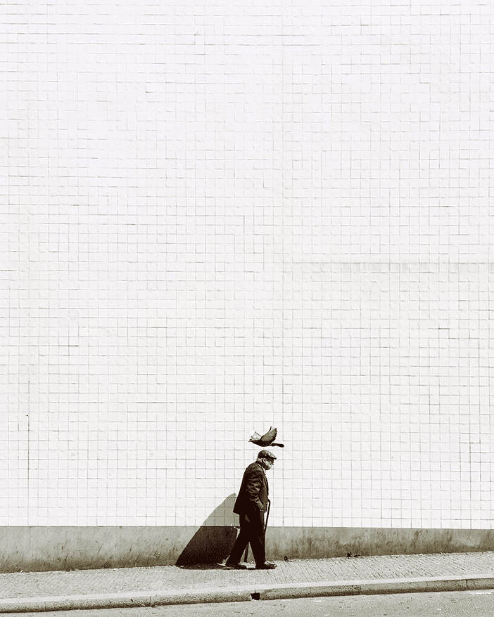 10 Beautiful Photos That Use Negative Space (That Were Taken With a Smartphone) 1 10 Beautiful Photos That Use Negative Space (That Were Taken With a Smartphone) 1