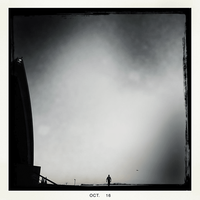 10 Beautiful Photos That Use Negative Space (That Were Taken With a Smartphone) 2 10 Beautiful Photos That Use Negative Space (That Were Taken With a Smartphone) 2