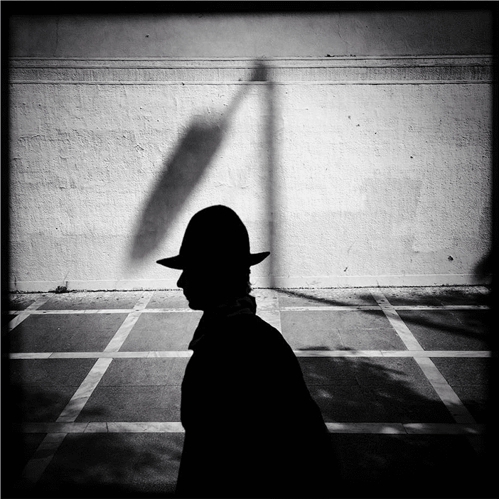 10 Beautiful Photos That Use Negative Space (That Were Taken With a Smartphone) 4 10 Beautiful Photos That Use Negative Space (That Were Taken With a Smartphone) 4