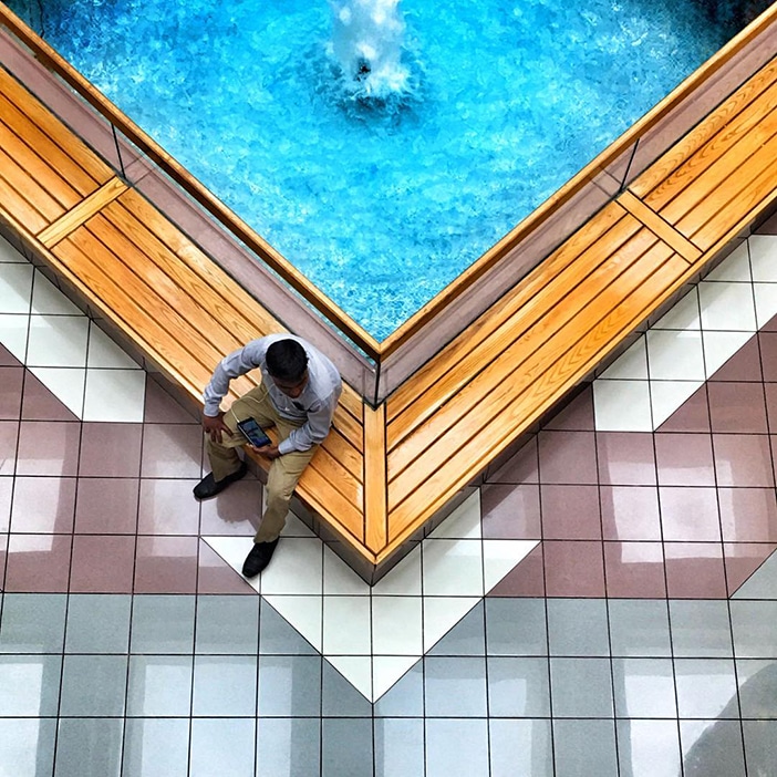 20 Superbly Symmetrical Photos Taken From The Mobiography Showcase Challenge