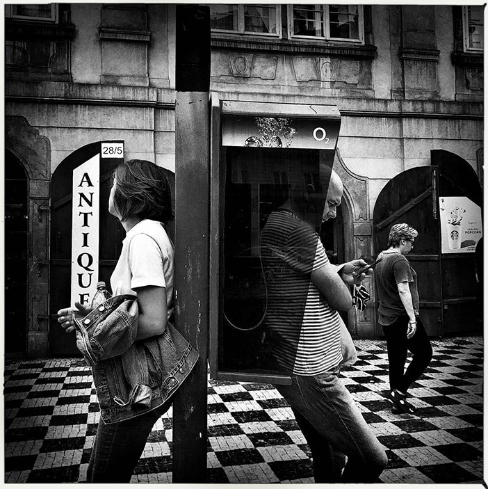 20 Superbly Symmetrical Photos Taken From The Mobiography Showcase Challenge 13 20 Superbly Symmetrical Photos Taken From The Mobiography Showcase Challenge 13