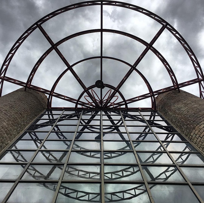 20 Superbly Symmetrical Photos Taken From The Mobiography Showcase Challenge 15 20 Superbly Symmetrical Photos Taken From The Mobiography Showcase Challenge 15