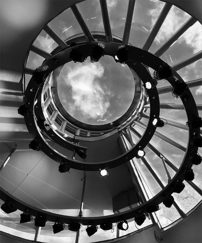 Showcase Challenge: 15 Curve Inspired Photos (Taken With A Smartphone) 4 Showcase Challenge: 15 Curve Inspired Photos (Taken With A Smartphone) 4