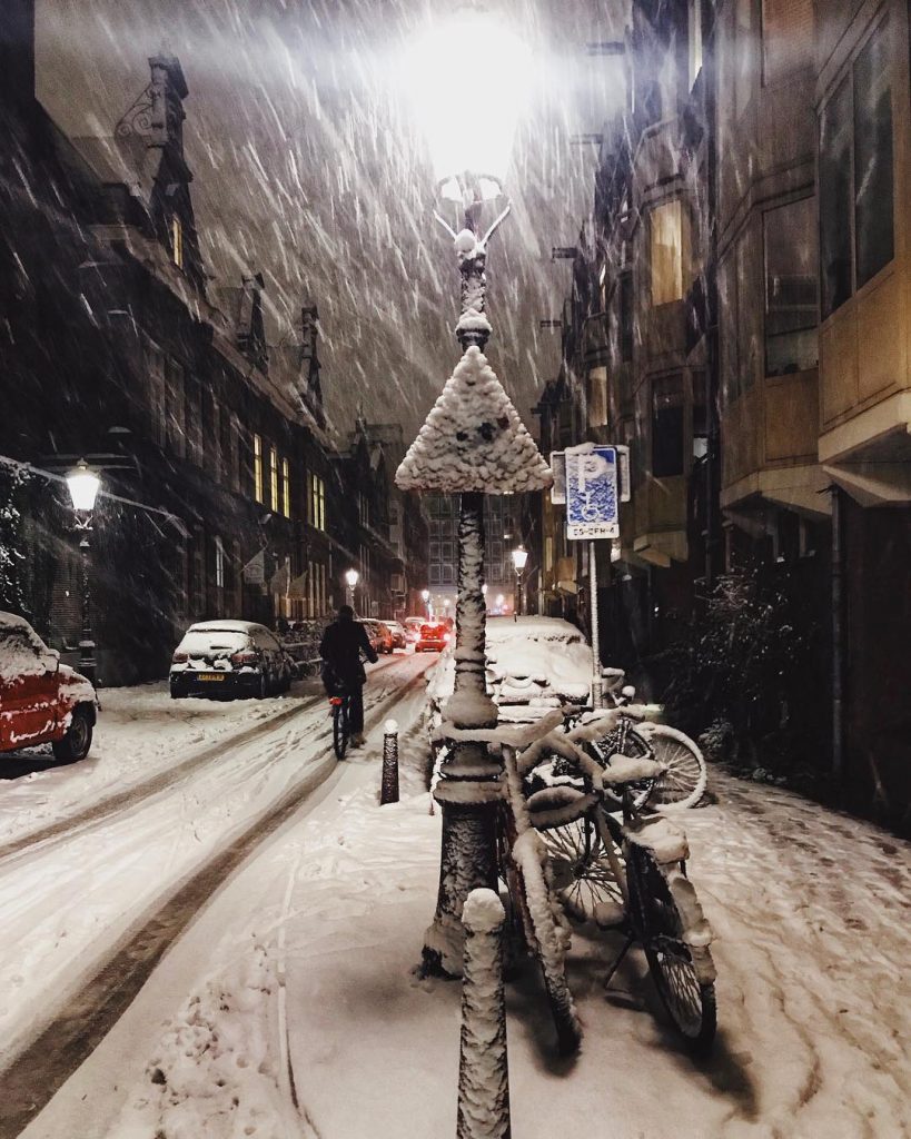 Showcase Challenge: 16 Beautiful Winter-Time Inspired Smartphone Photos. 8 Showcase Challenge: 16 Beautiful Winter-Time Inspired Smartphone Photos. 8