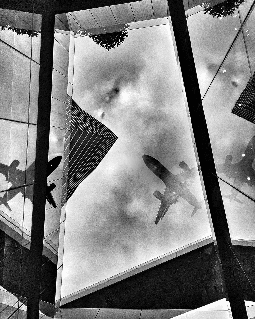 Showcase Challenge: 20 Stunning Examples of Black and White Smartphone Photography 19 Showcase Challenge: 20 Stunning Examples of Black and White Smartphone Photography 19
