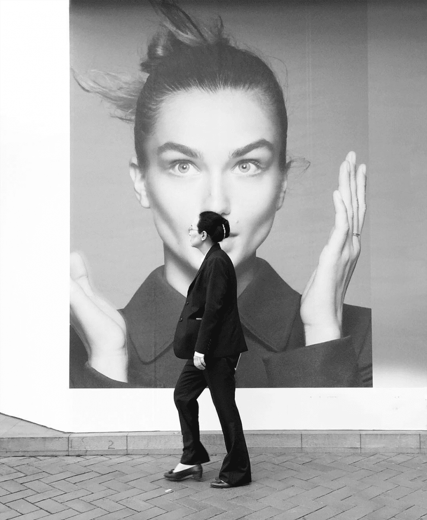 Mobiography Showcase Challenge: 10 Fantastic Examples of Street Photography Taken With a Smartphone 9 Mobiography Showcase Challenge: 10 Fantastic Examples of Street Photography Taken With a Smartphone 9