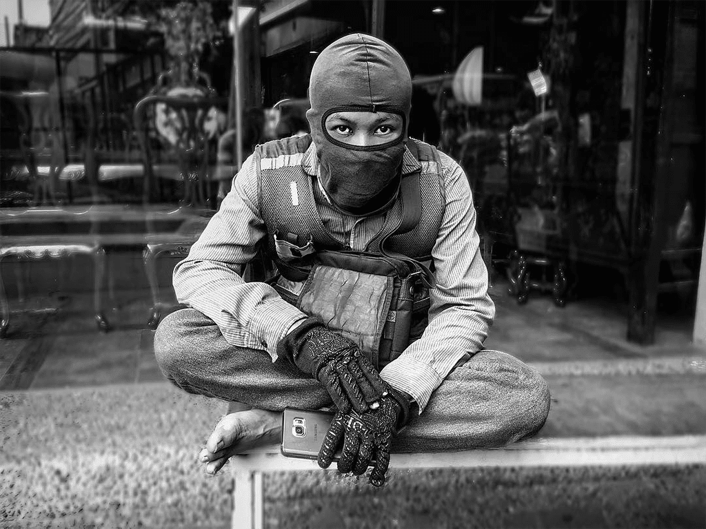 Mobiography Showcase Challenge: 10 Fantastic Examples of Street Photography Taken With a Smartphone 1 Mobiography Showcase Challenge: 10 Fantastic Examples of Street Photography Taken With a Smartphone 1