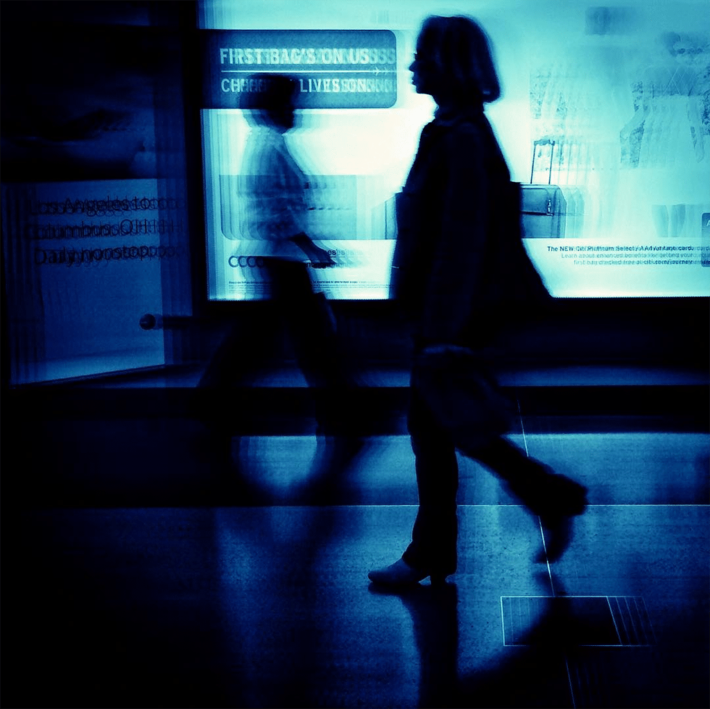 Mobiography Showcase Challenge: 15 Amazing Examples of Silhouettes & Shadows (Shot With A Smartphone) 5