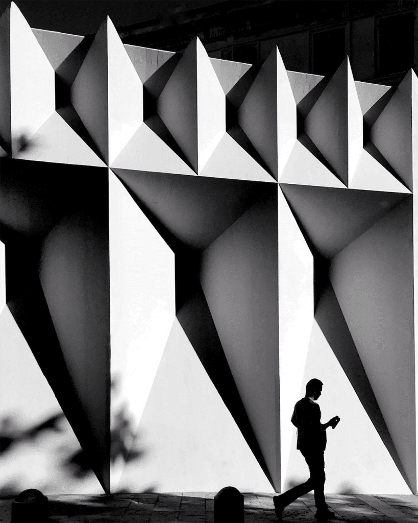 Mobiography Showcase Challenge: 15 Amazing Examples of Silhouettes & Shadows (Shot With A Smartphone) 12