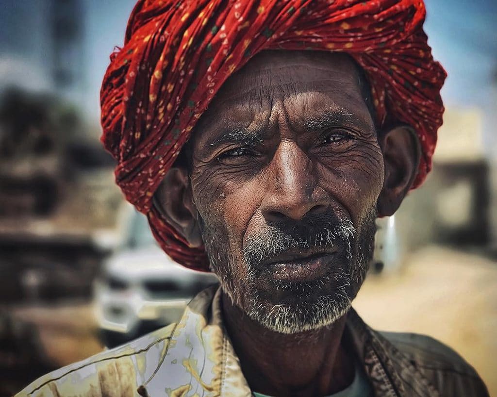 12 Stunningly Red Photos Which Were Taken & Edited With A Smartphone