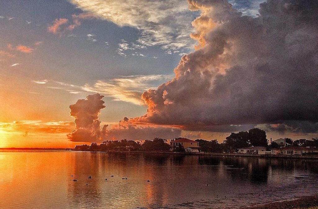 Mobiography Photo Challenge: 14 Wonderful Smartphone Photos of Stunning Skies