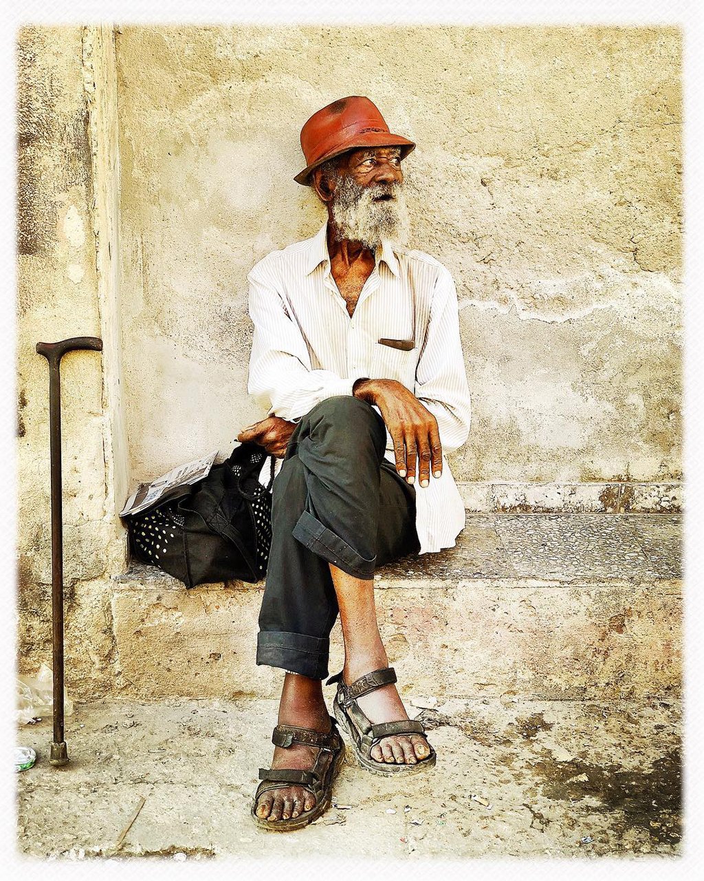 Mobiography Photo Challenge: 15 Superb Examples of Street Photography Taken With A Smartphone 6