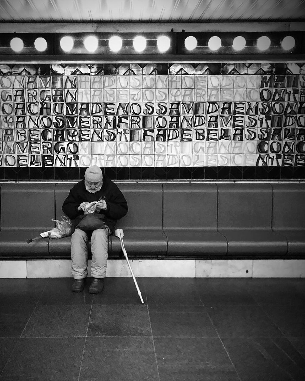 Mobiography Photo Challenge: 15 Superb Examples of Street Photography Taken With A Smartphone 9