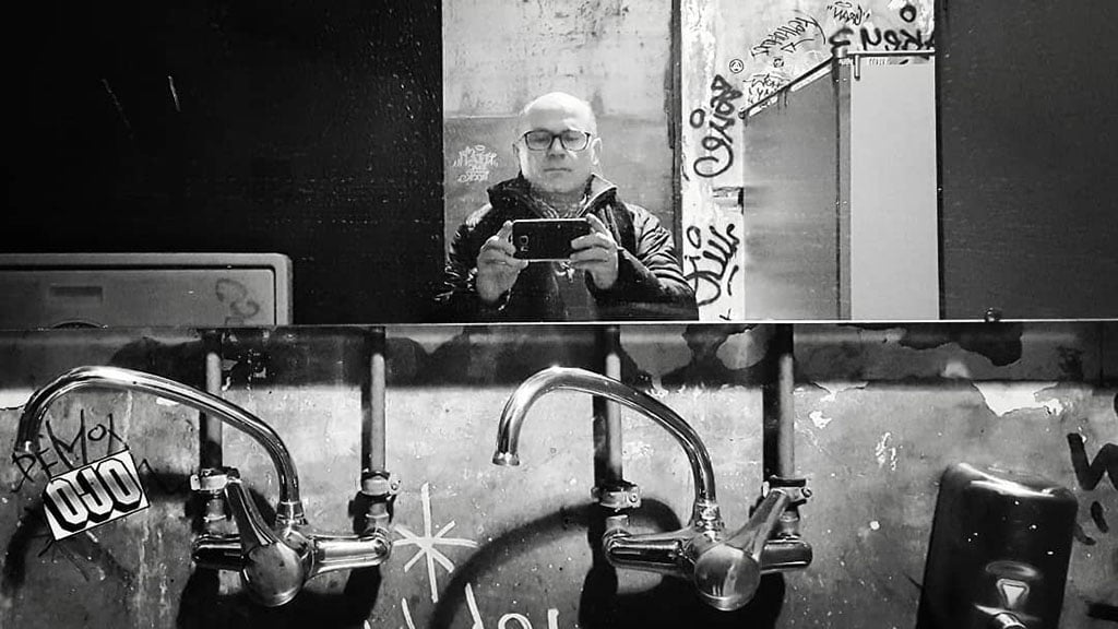 Mobiography Photo Challenge: 15 Superb Smartphone Photos of Urban Life 11