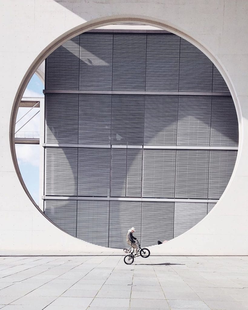 Mobiography Photo Challenge: 18 Beautifully Symmetrical Smartphone Photos 3
