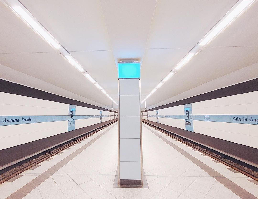 Mobiography Photo Challenge: 12 Stunning Symmetry Inspired Smartphone Photos 4 Mobiography Photo Challenge: 12 Stunning Symmetry Inspired Smartphone Photos 4