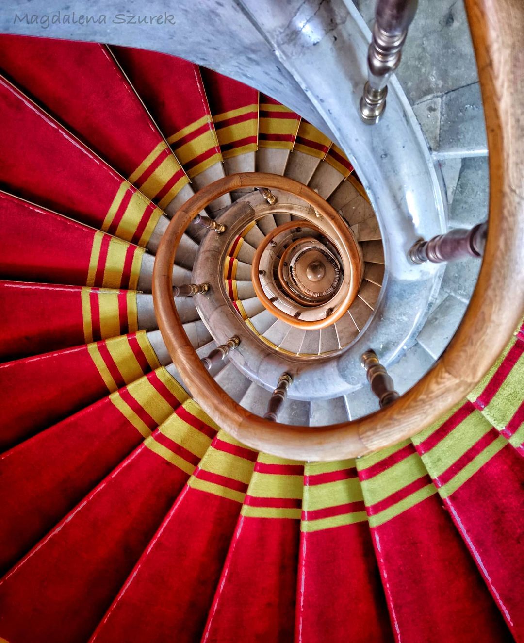 Mobiography Photo Challenge: 15 Stunning Curve & Line Inspired Smartphone Photos 3
