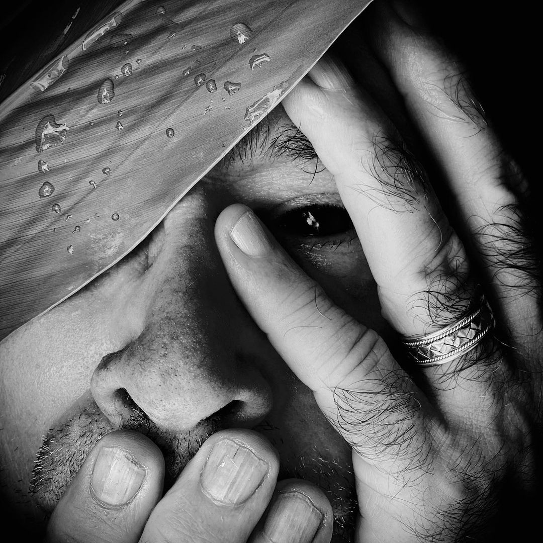 Mobiography Photo Challenge: 15 Stunning Black and White Smartphone Photos 9