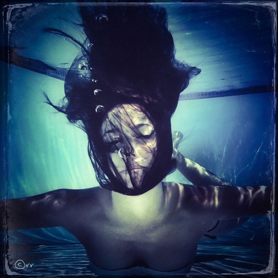 Mobiography Photo Challenge: 18 Wonderful Water Inspired Smartphone Photos 11