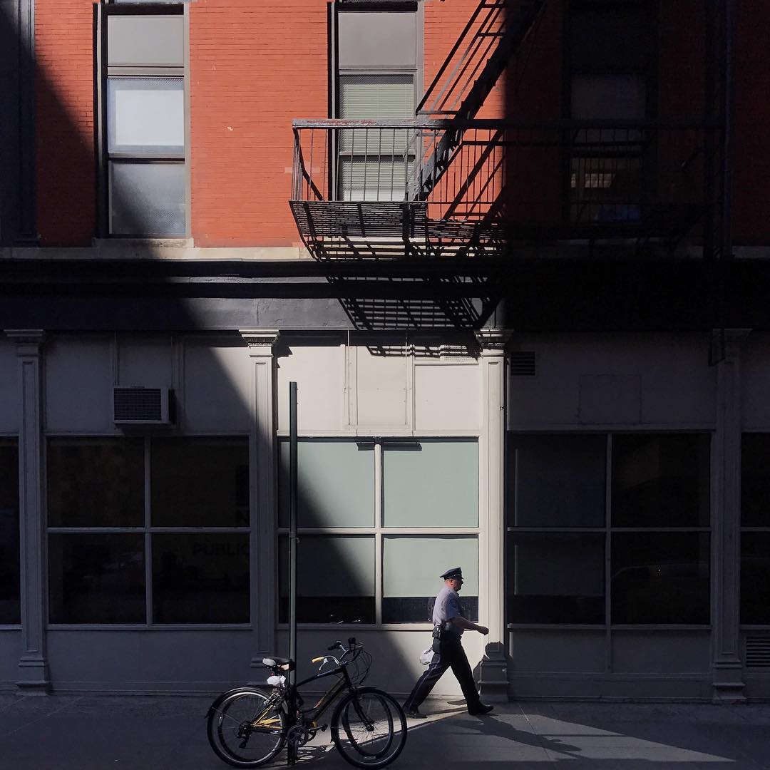 How Roy Pan Shoots His Silhouette & Shadow Inspired Street Photography 3