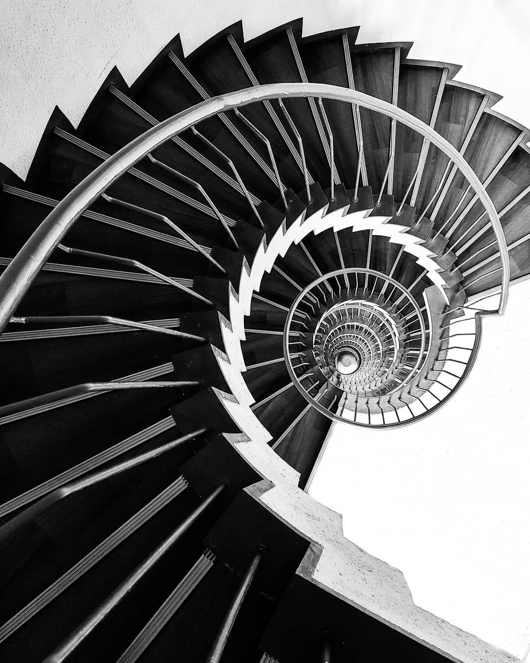 Mobiography Photo Challenge: 15 Wonderful Leading Line Inspired Smartphone Photos 5