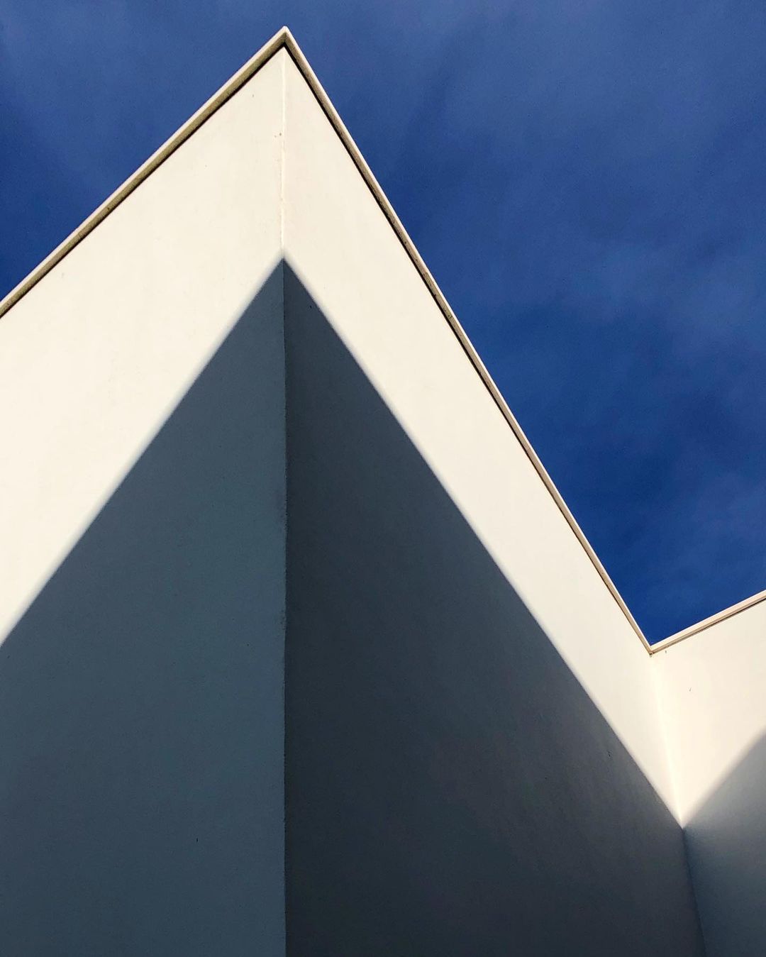 Mobiography Photo Challenge: 17 Stunning Shadow Inspired Smartphone Photos 17