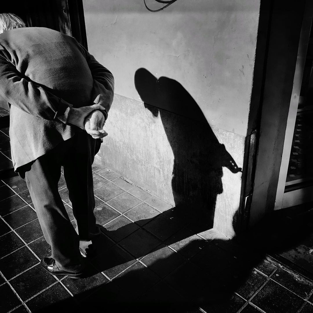 Mobiography Photo Challenge: 17 Stunning Shadow Inspired Smartphone Photos 6
