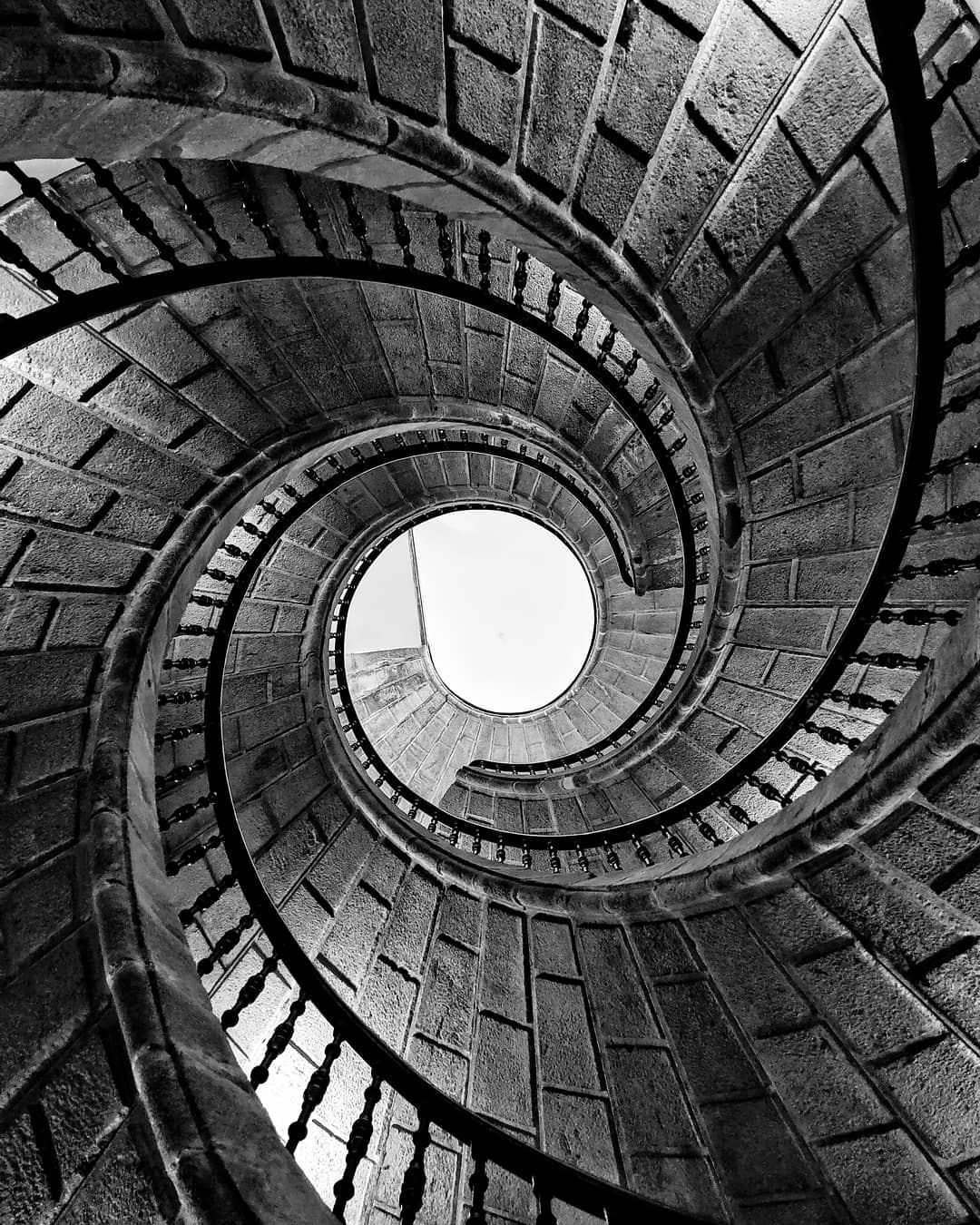 Mobiography Photo Challenge: 15 Wonderful Leading Line Inspired Smartphone Photos 6