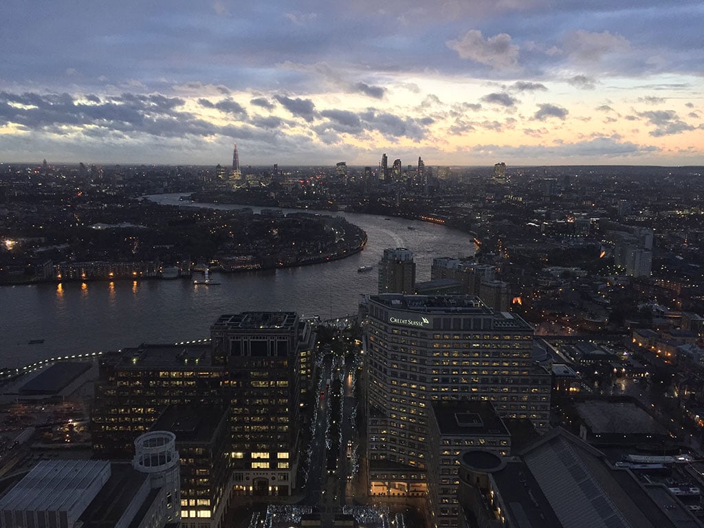 example iPhone photo showing curved lines of the river thames