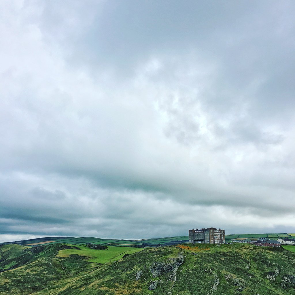 How To Use Negative Space To Create Powerful iPhone Photos 3