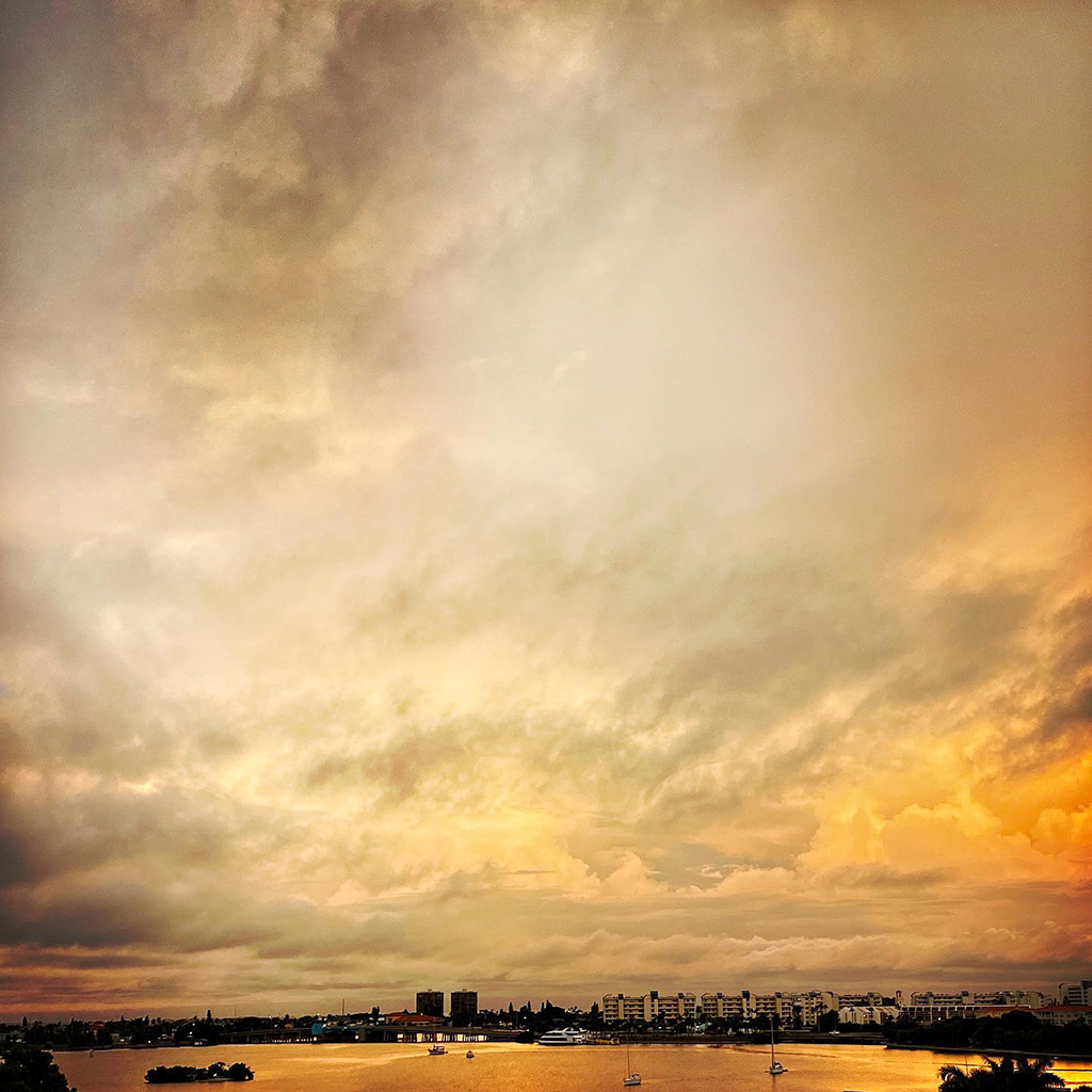 Mobiography Photo Challenge: 15 Stunning Sky Inspired Smartphone Photos 10